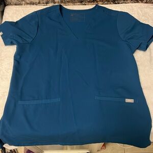 Medium 3 pocket FIGS scrub top